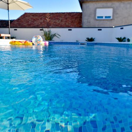 Villa Navita Augustinus With Pool Debeljak Bagian luar foto